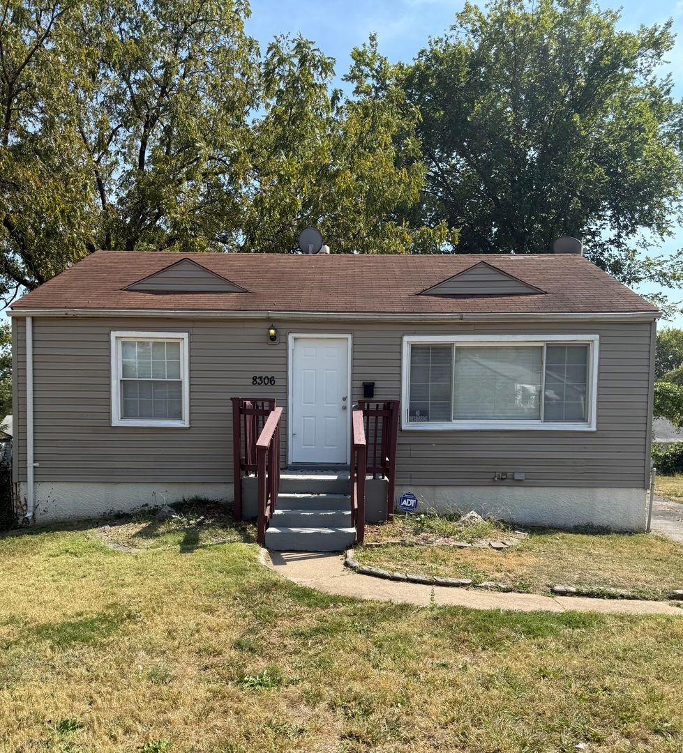 Berkeley House: 8306 Whitewater Drive