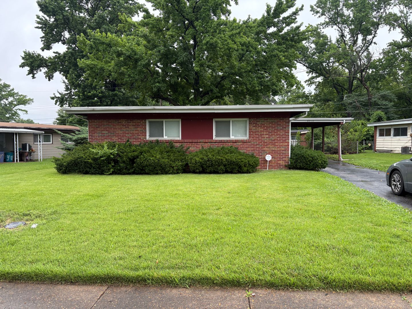 Berkeley House: 8513 Midwood Avenue
