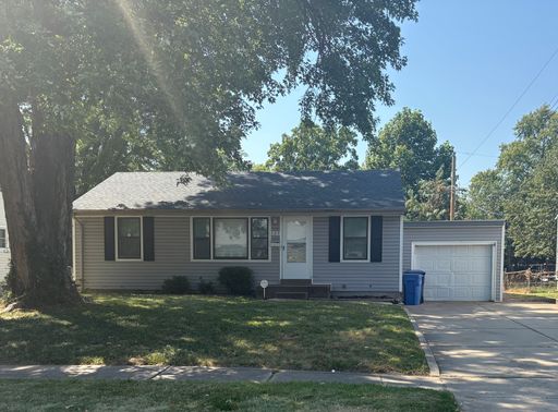 FOR RENT — 565 S. Lafayette Street, Florissant, MO 63031 – photo 1