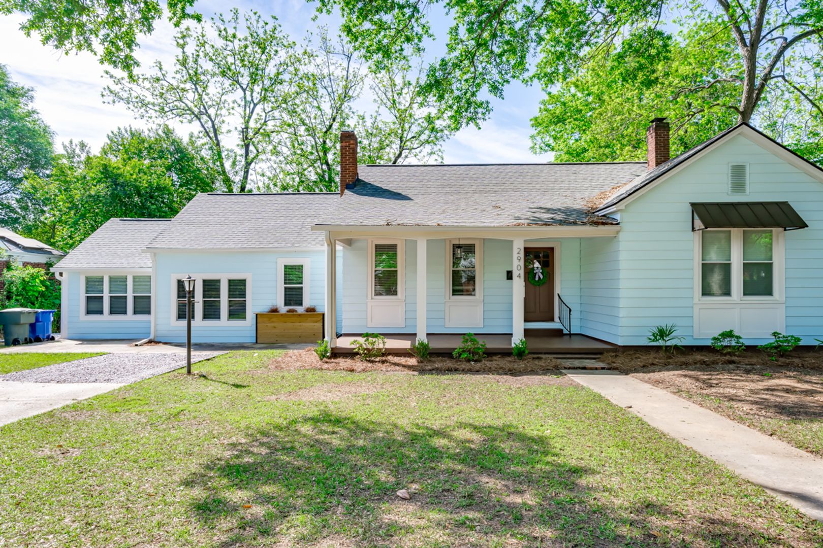 Columbia Apartment: 2904 Prentice Ave.