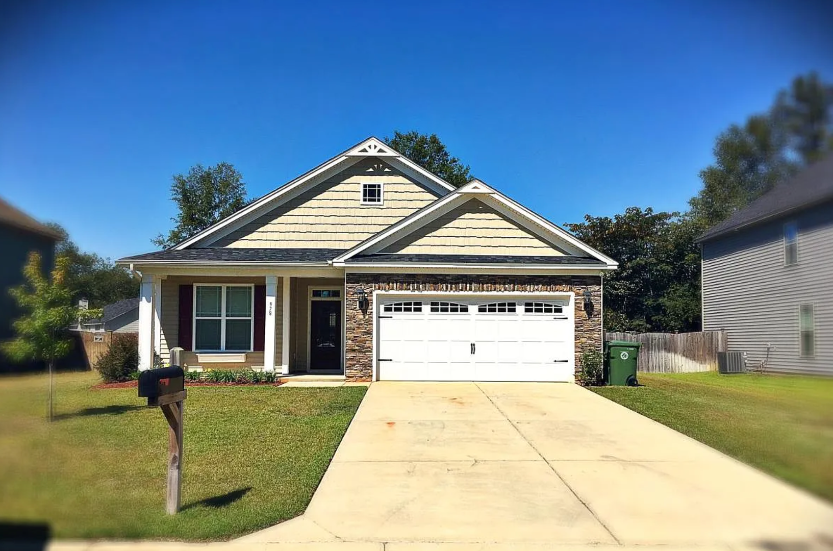 Hopkins House: 978 Farnsworth Dr.