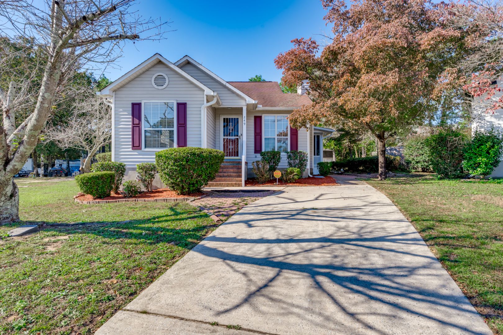 West Columbia House: 249 Stonewood Ct.