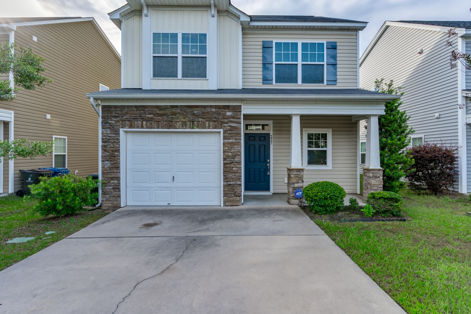 West Columbia House: 223 Chestnut Oak Ln.