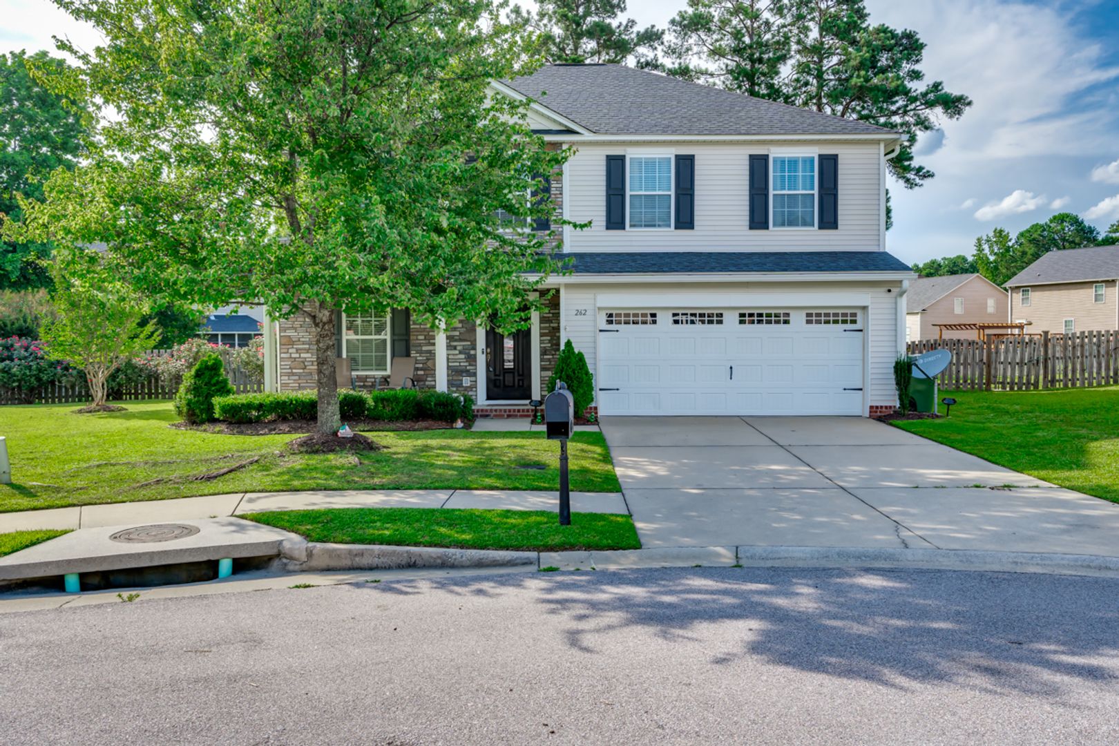 Columbia House: 262 Whitton Ln.