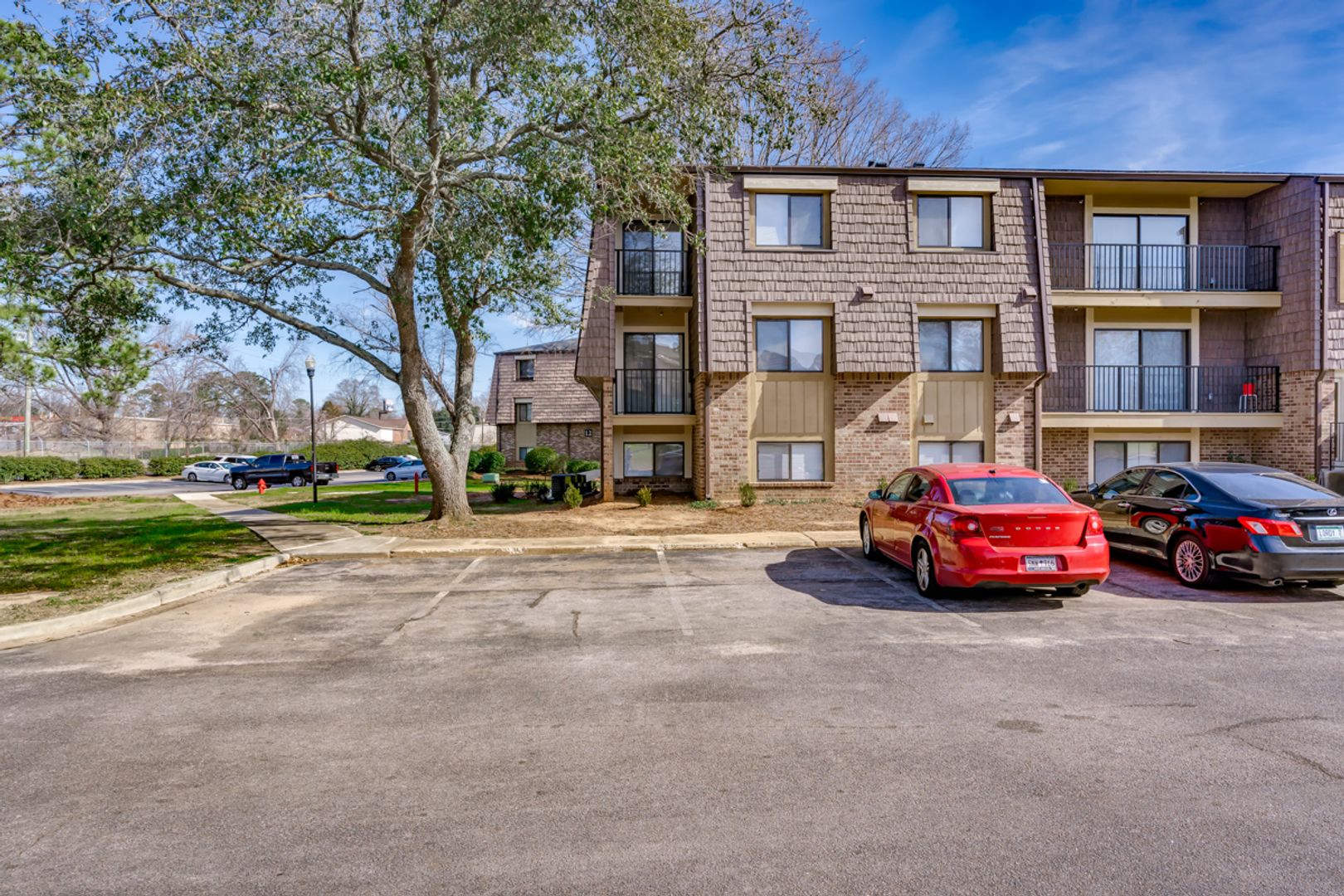 Columbia Townhome: 1111 Menlo Dr.