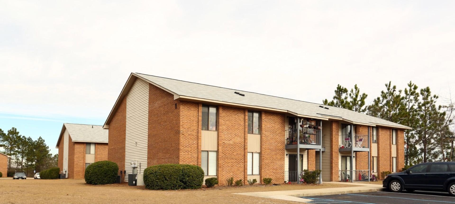 Lexington Apartment: 357 Community Dr. APT G