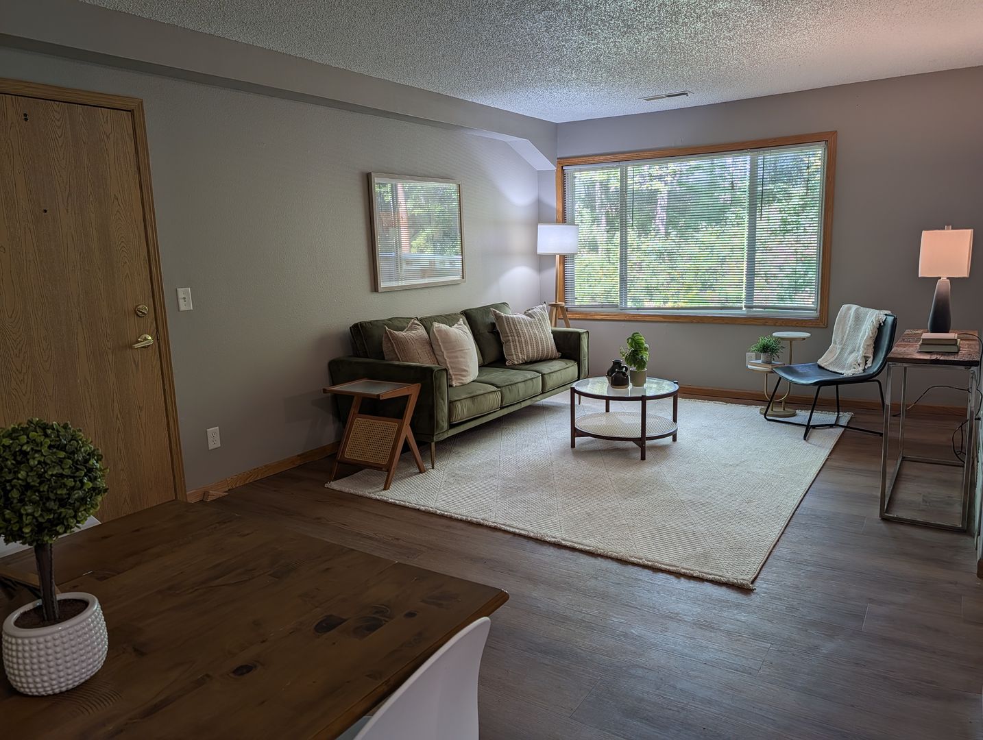 Iowa City Apartment: 1014 Oakcrest Street