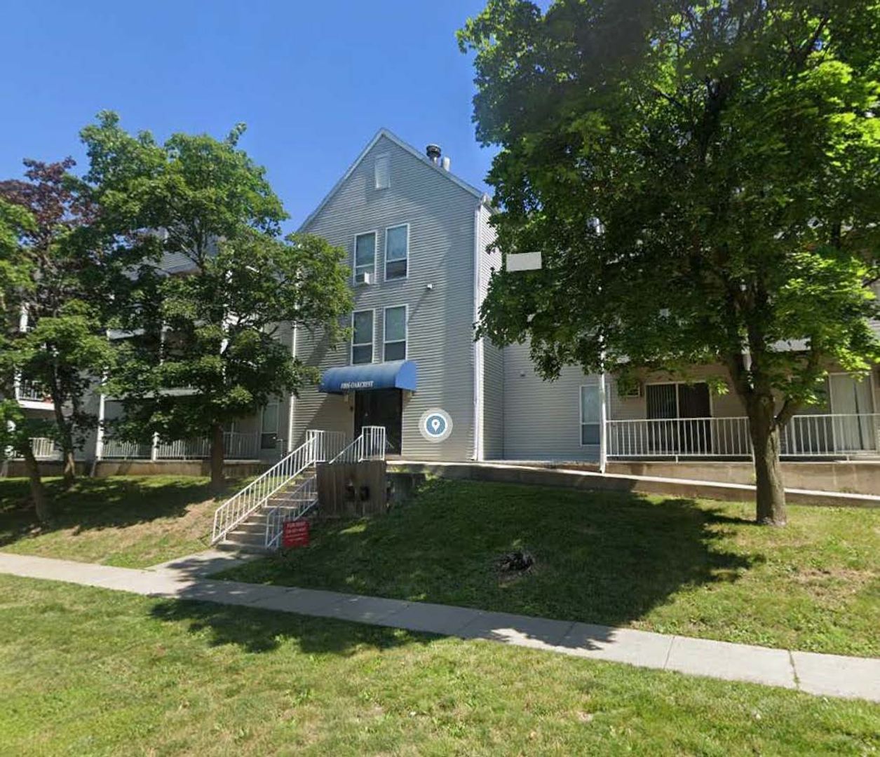 Iowa City Apartment: 1006 Oakcrest Street