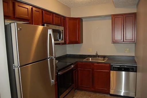 Spacious 2-Bedroom/1-Bath units, available September 2026! – photo 1