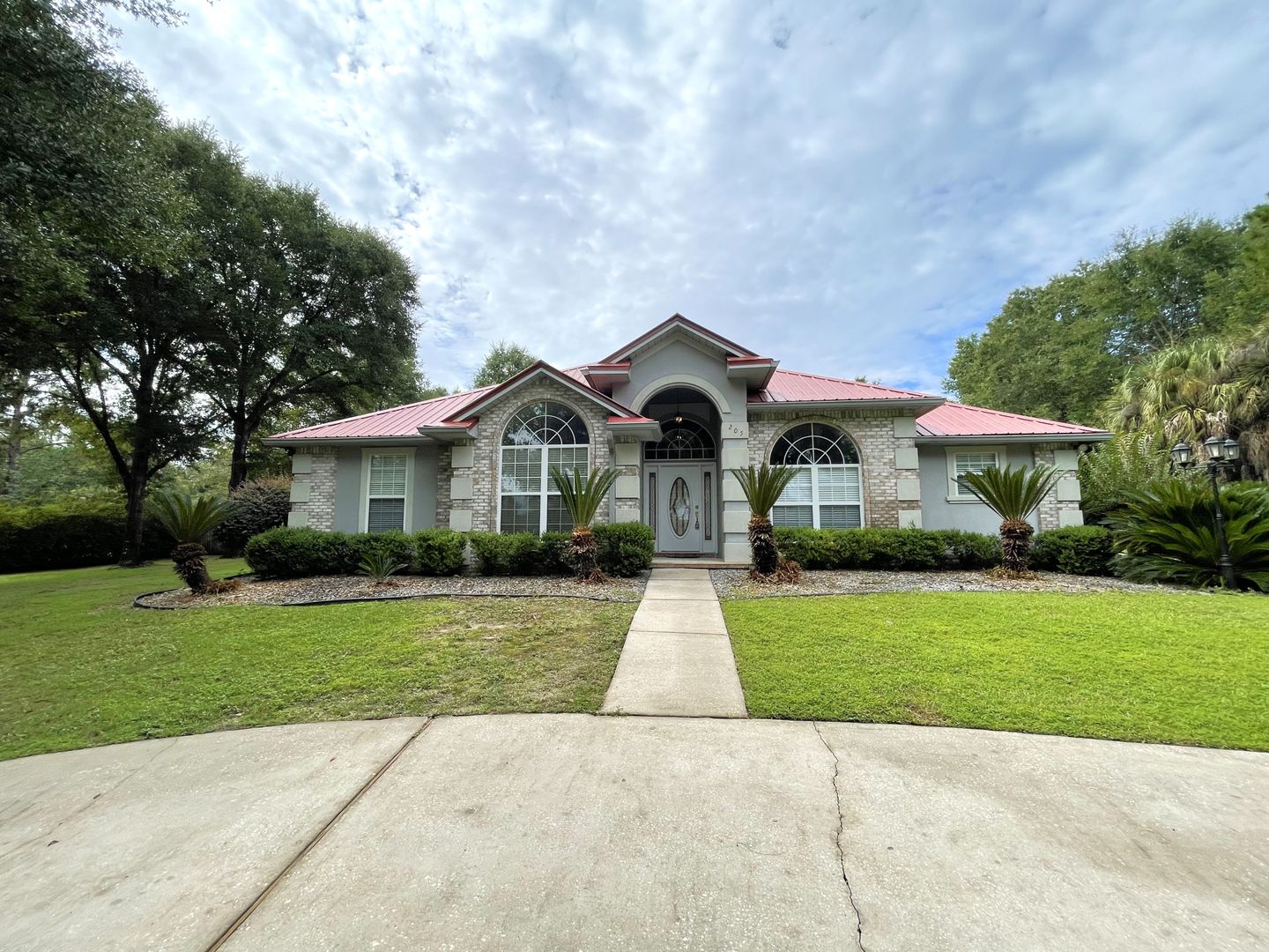 Crestview House: 205 Wedgewood Lane