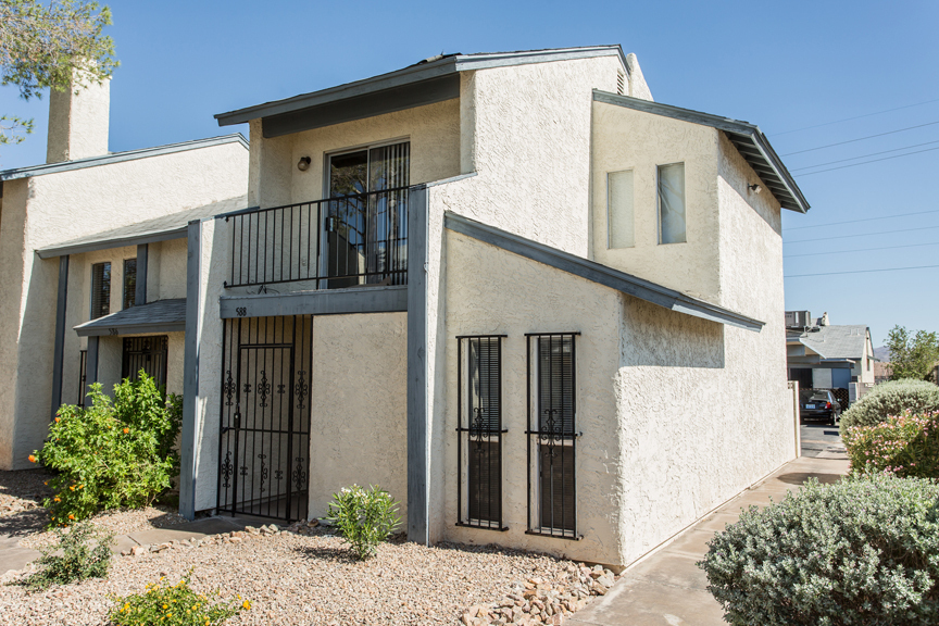 Henderson House: 588 Sellers Place