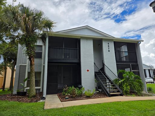 Beautiful 2 Bedroom Condo with Remodeled Kitchen, Vaulted Ceilings & Community Pool – photo 1