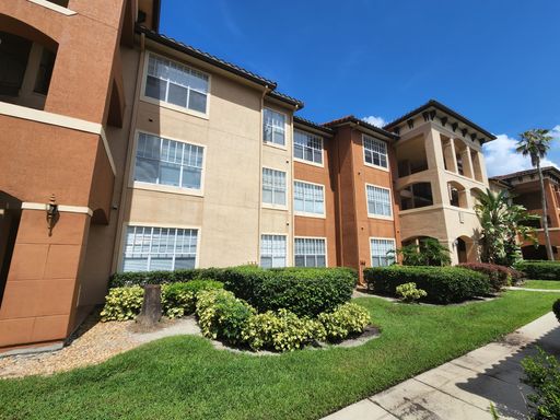 5578 Metrowest Blvd, Unit 102 – photo 1