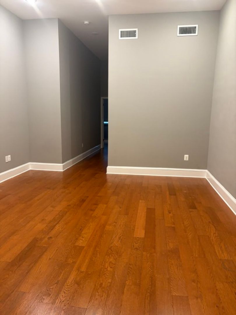 Baltimore Apartment: 6 S Calvert Street