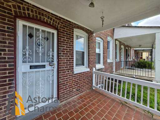 2 Bedroom 1 Bath Home with Original Hardwood Floors and Updated Kitchen – photo 1
