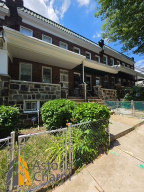 3 Bedroom 1 Bath Home with Separate Living and Dining, Granite Countertops, Vouchers Welcome – photo 1