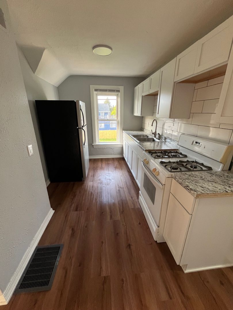 Racine Apartment: 3533 Douglas Ave