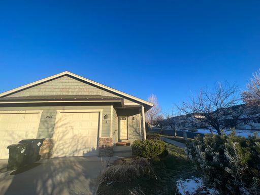 Single level duplex near St. Charles! – photo 1