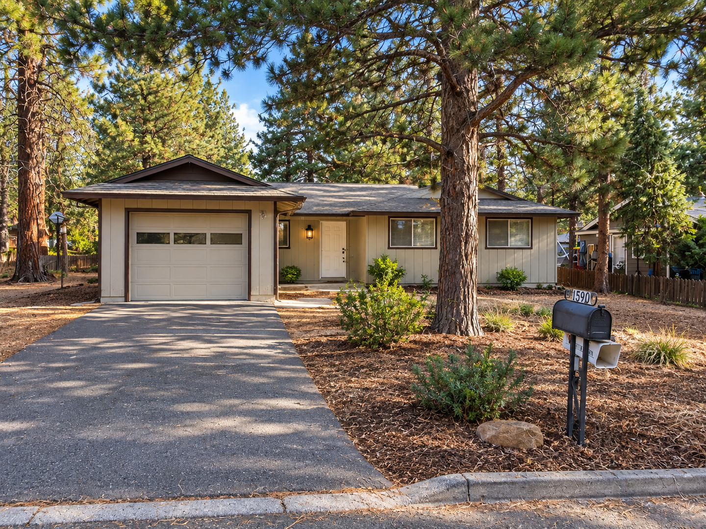 Bend House: 1590 NW Hartford