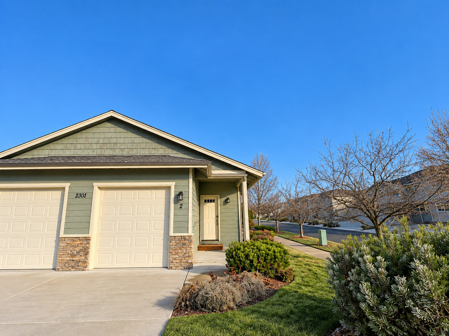 Bend Apartment: 2301 NE Mary Rose Pl.