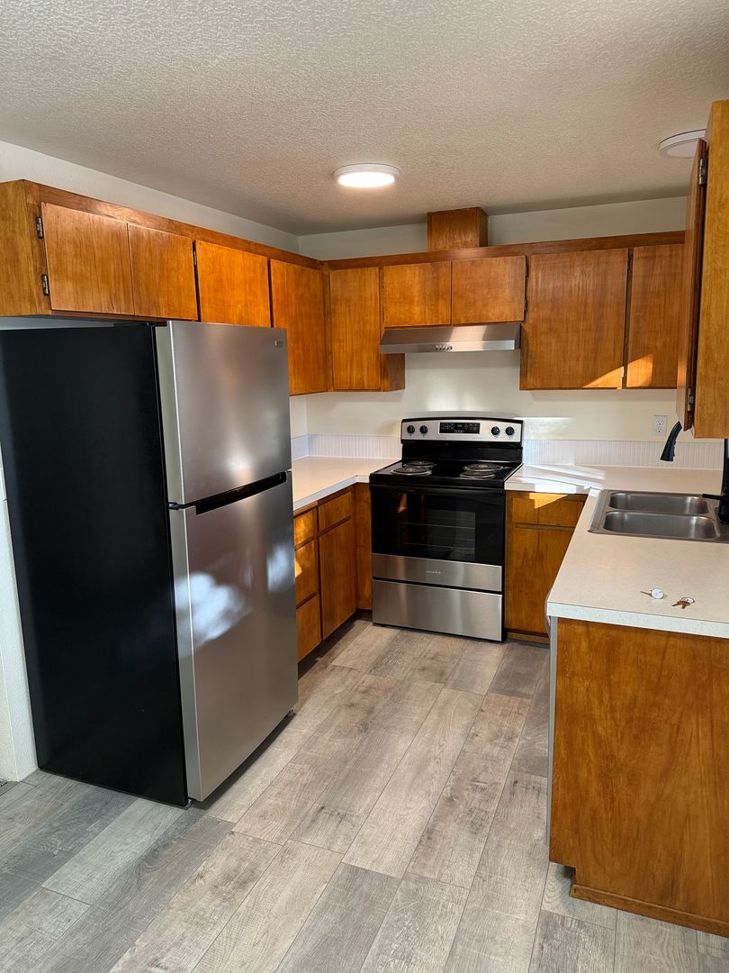 Bend Apartment: 1743 SW Forest Ridge Ave. #5