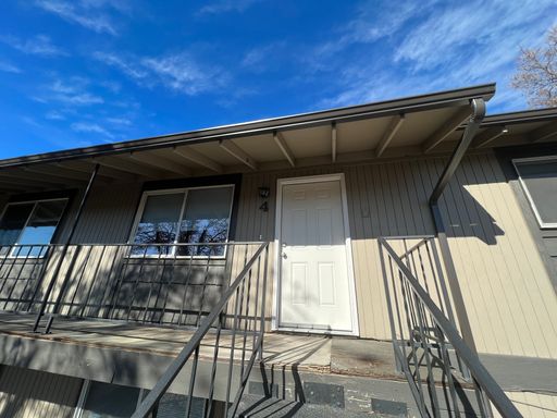 Close to Downtown Prineville, spacious 2 bedroom apartment!