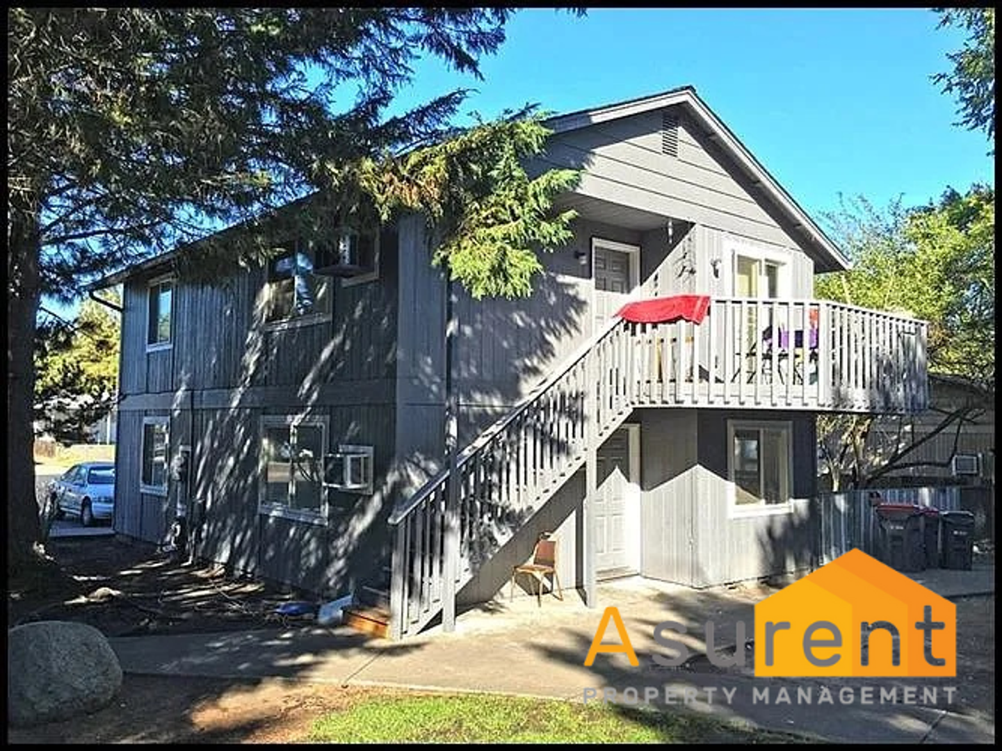 Medford Townhome: 425 Plum St