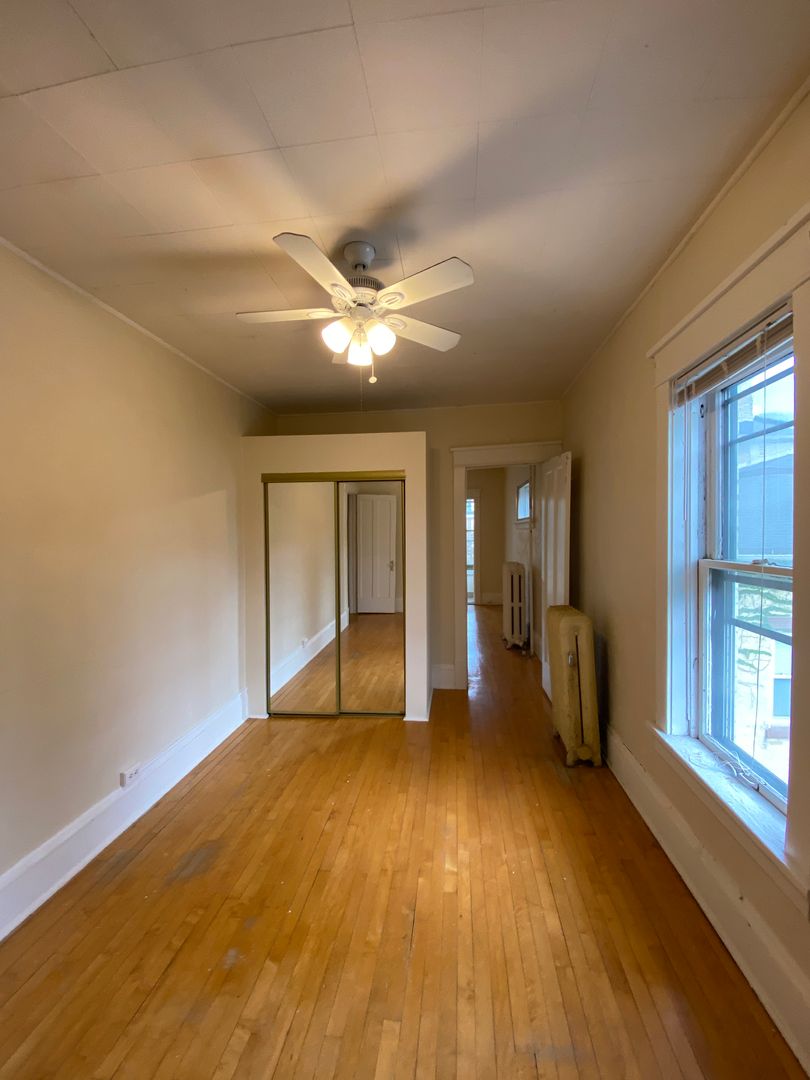 Milwaukee Apartment: 1503-15 E Kane Place