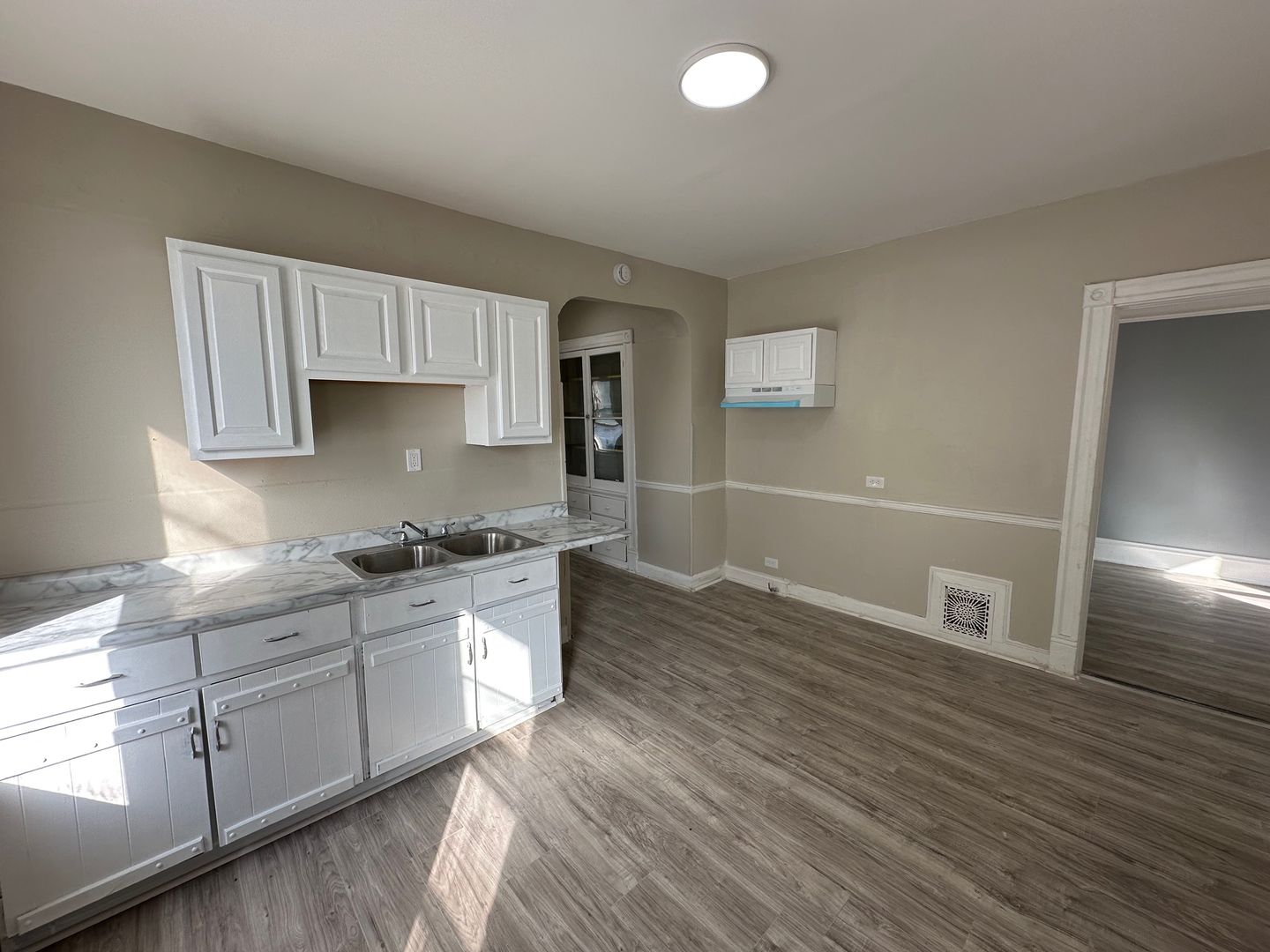 Milwaukee Apartment: 2904-2906 N 27th St