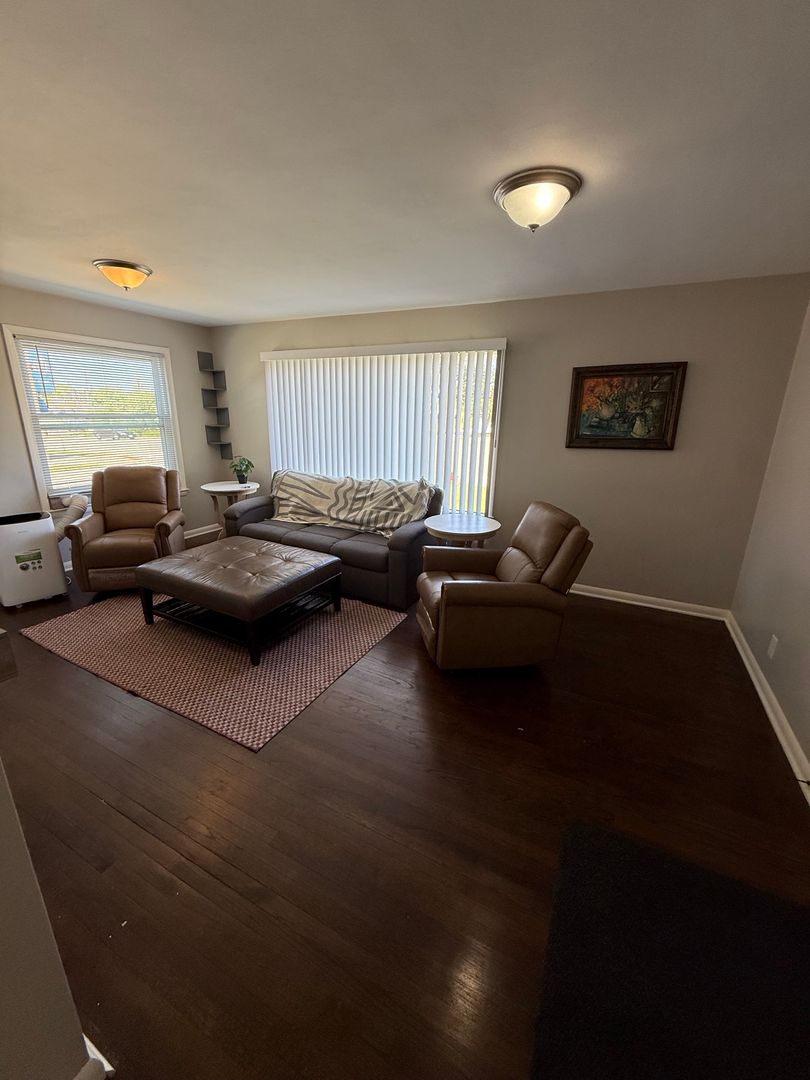 Milwaukee Apartment: 5633 W Oklahoma Ave