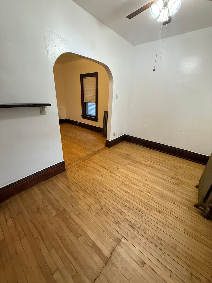 Milwaukee Apartment: 2252-54 S 7th st