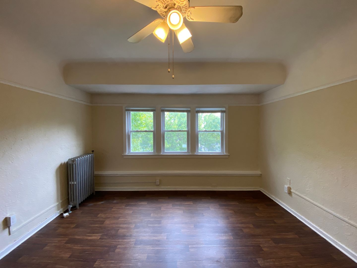 Milwaukee Apartment: 1503-15 E Kane Place