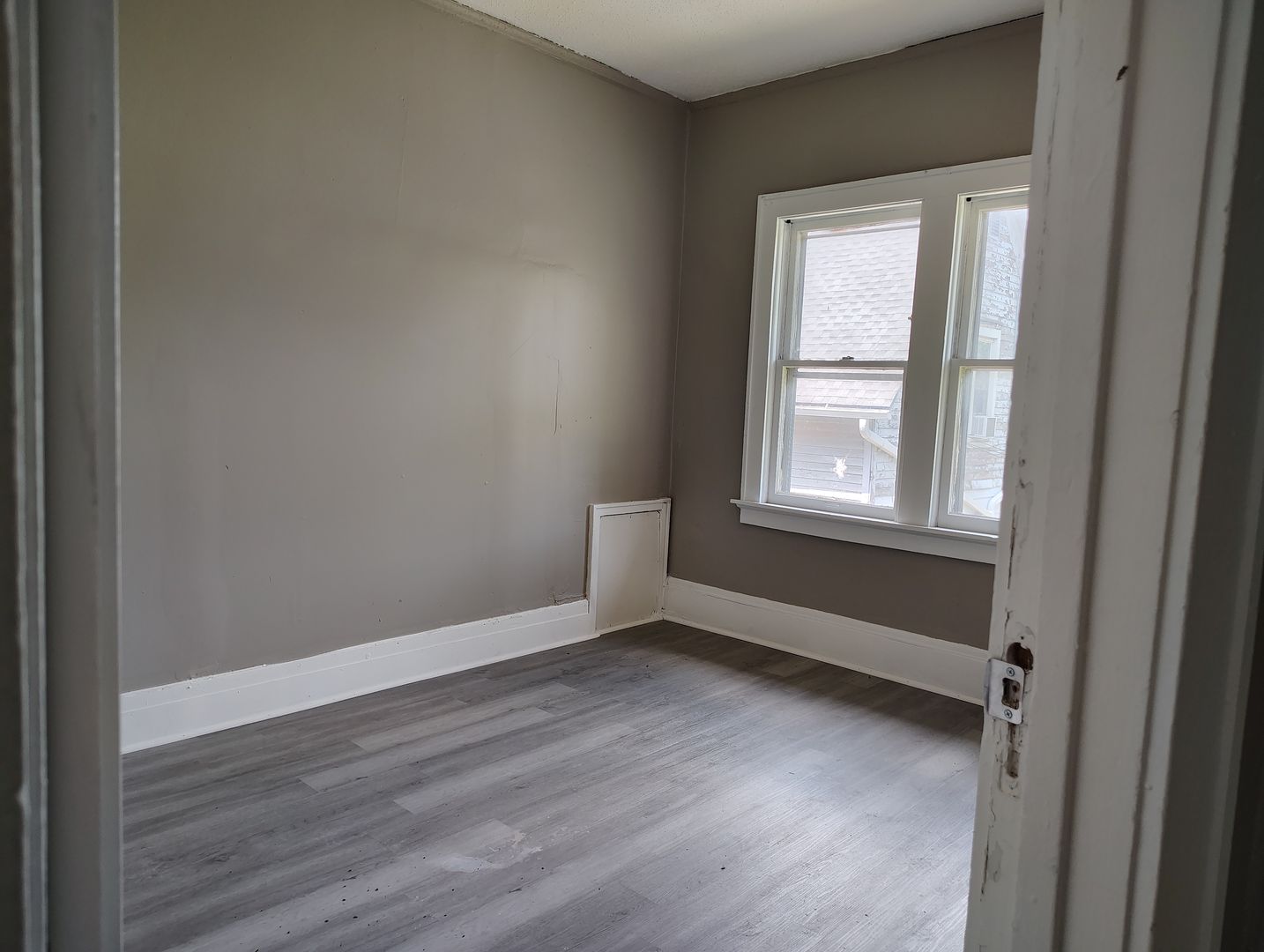 Milwaukee Apartment: 2338-40 N 15th