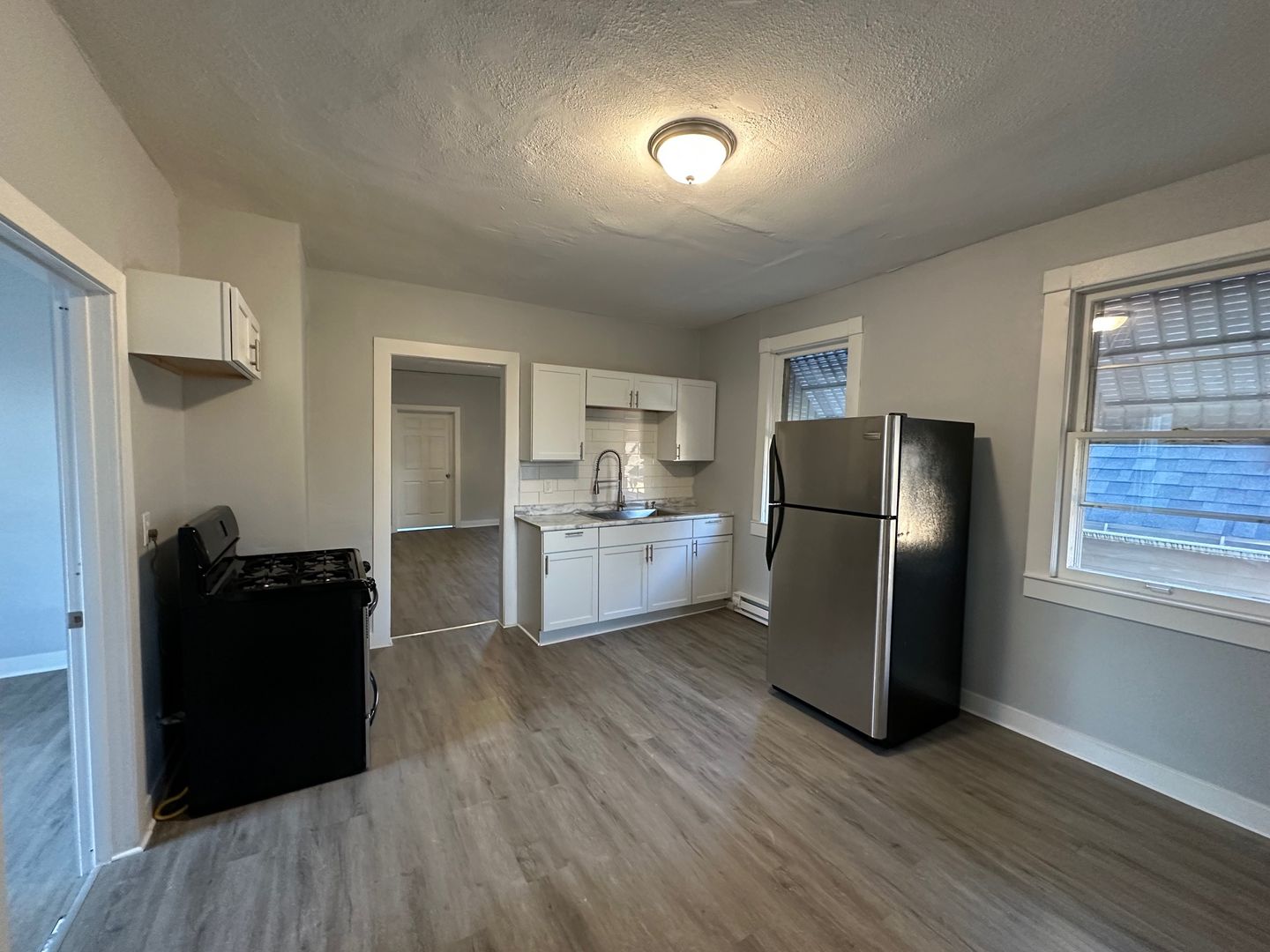 Milwaukee Apartment: 2921-2923 W Walnut St