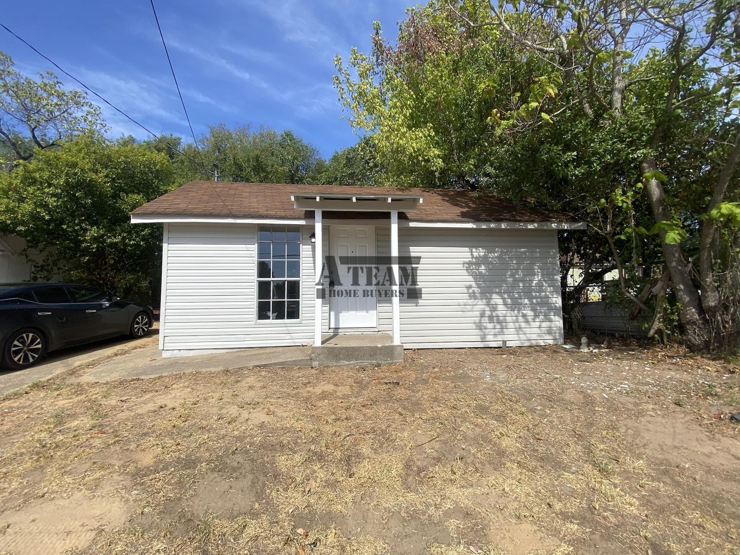 Athens House: 215 N Gauntt St