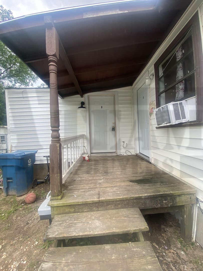 Athens Apartment: 427 W. Scott