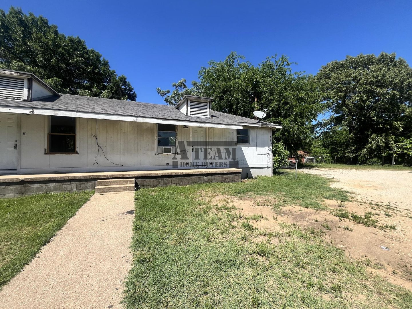 Athens Apartment: 845 N. Prairieville St