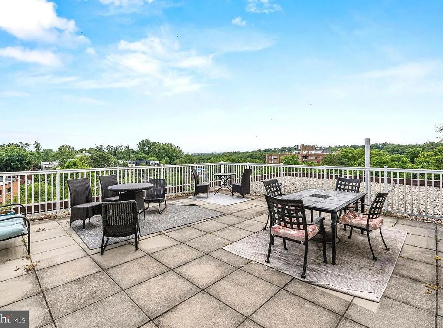 Washington House: 3901 Tunlaw Rd NW 303