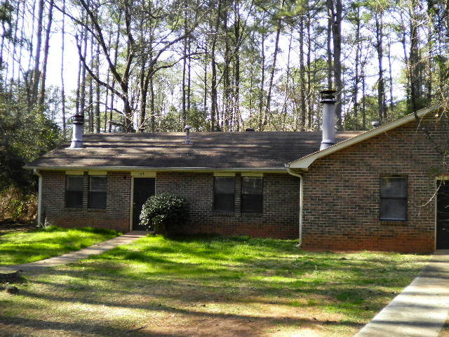 Athens House: 102 Redstone Dr.