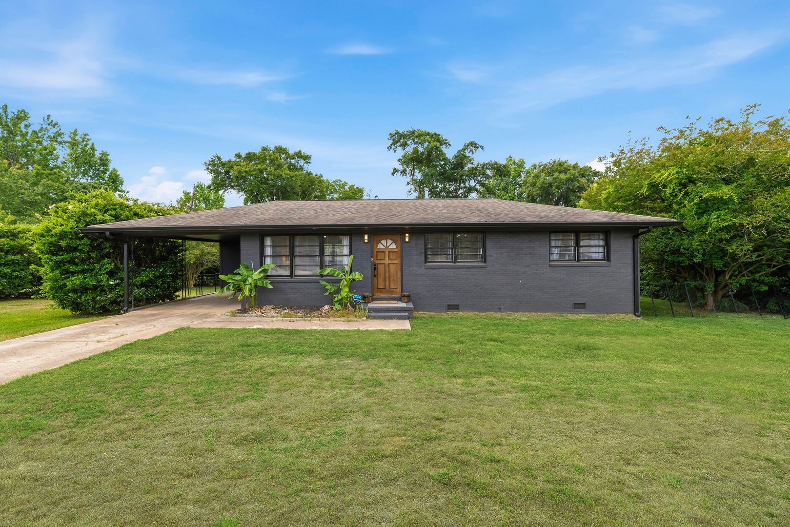 Athens House: 250 Morningview Drive