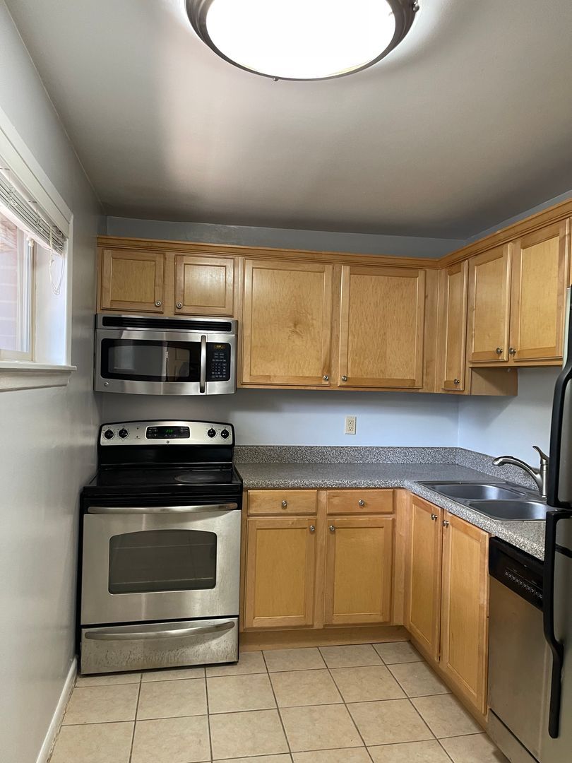 302B Stadium Village 7 of 12