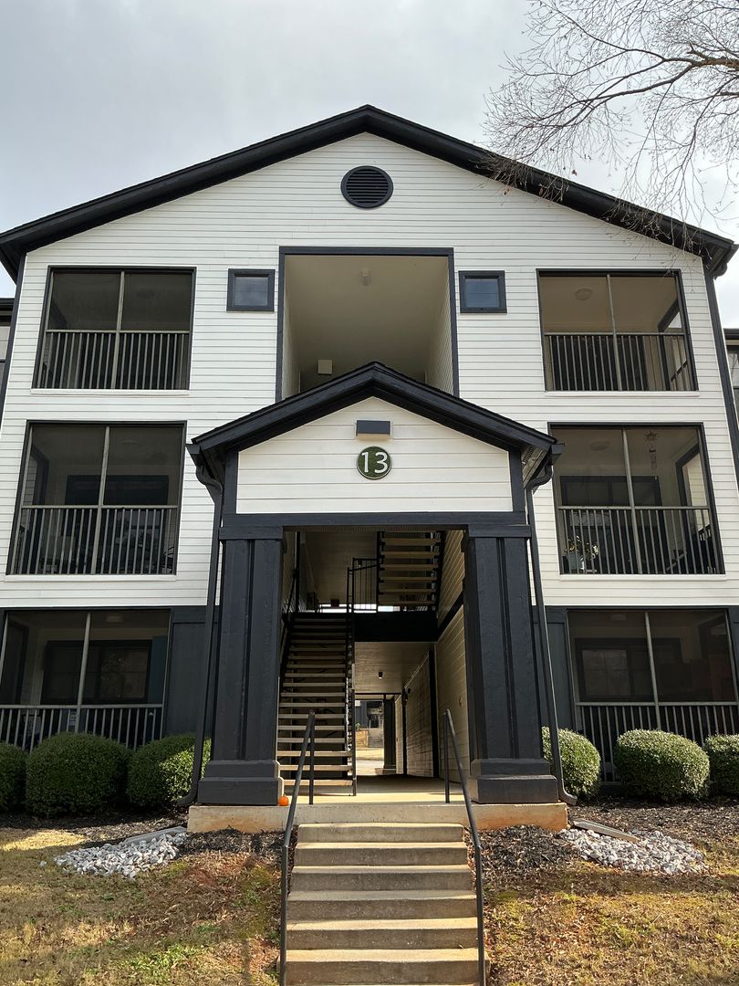 Athens House: 211 North Ave