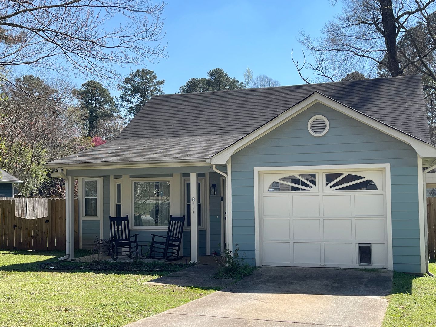 Athens House: 141 Oynx Place