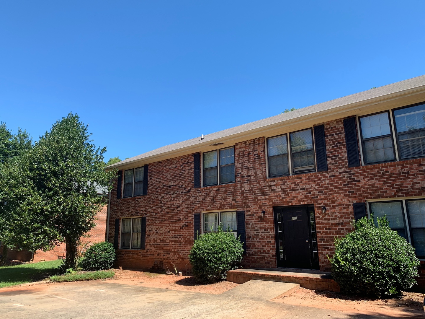 Athens Condo: 139 Barrington Place