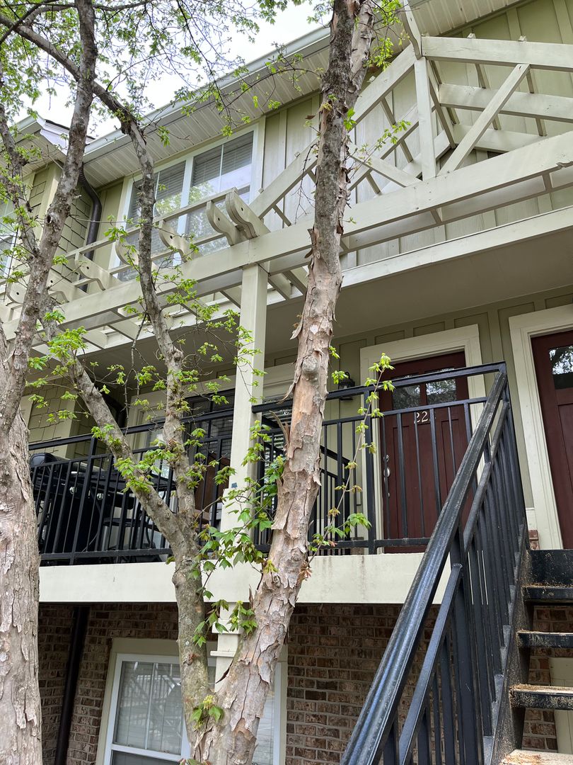 Athens Condo: 660 Barnett Shoals Rd.