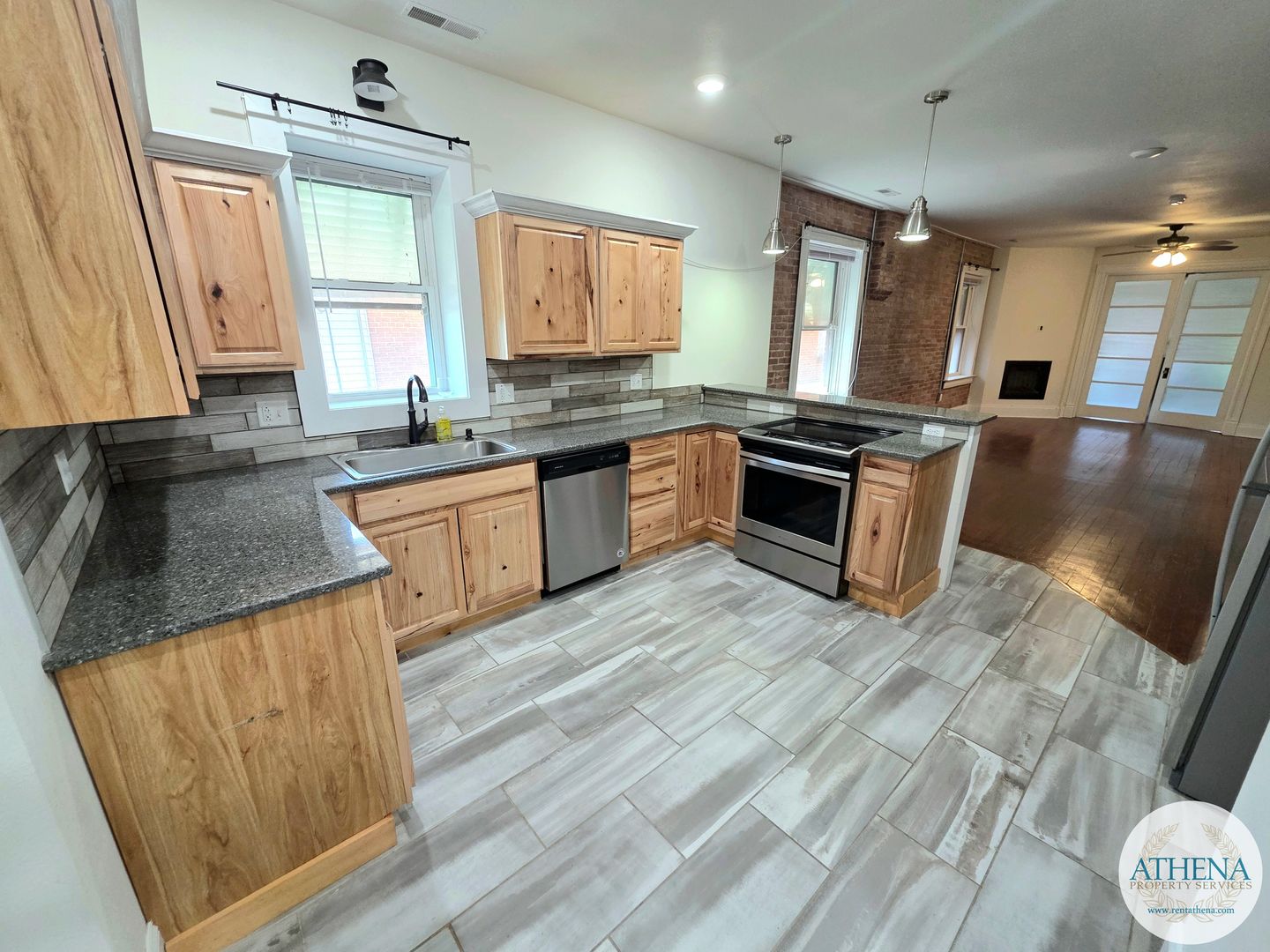 Cape Girardeau House: 520 Broadway St