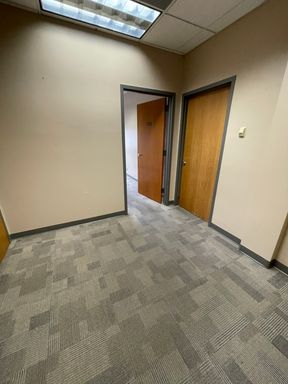 Professional Office Space In The Broadway Federal Building