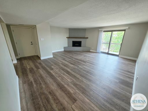 NEWLY RENVOATED - 2 Bed, 2 Bath Luxury Apartment - Secured Building with Elevator & Parking Garage - Internet Included! – photo 1
