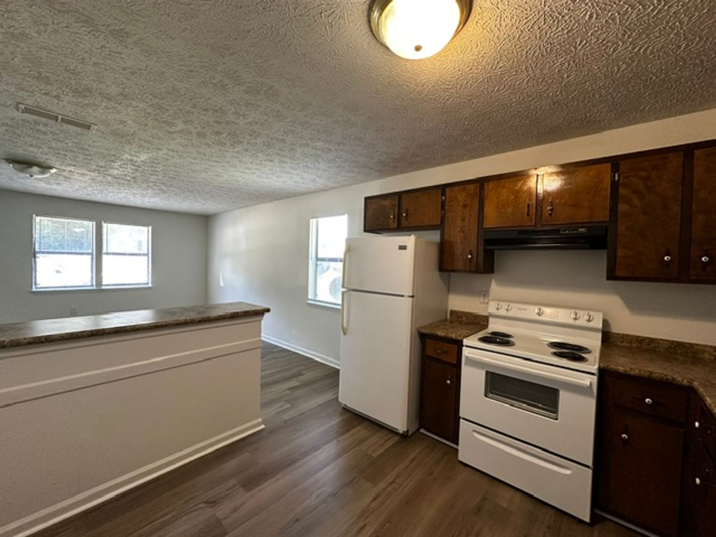 Athens Apartment: 127 Lake Pl