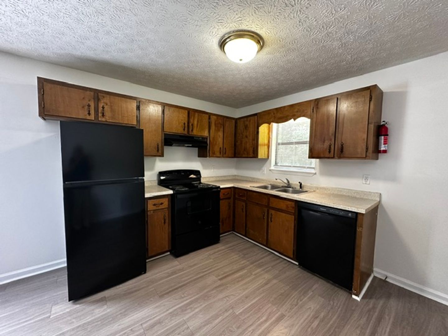 Athens Apartment: 121 Lake Dr